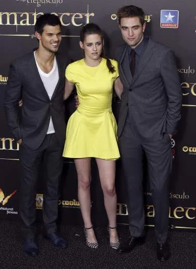 El final de 'Crepúsculo': un bebé que da miedo, altas dosis de ... El final de 'Crepúsculo': un bebé que da miedo, altas dosis de ...