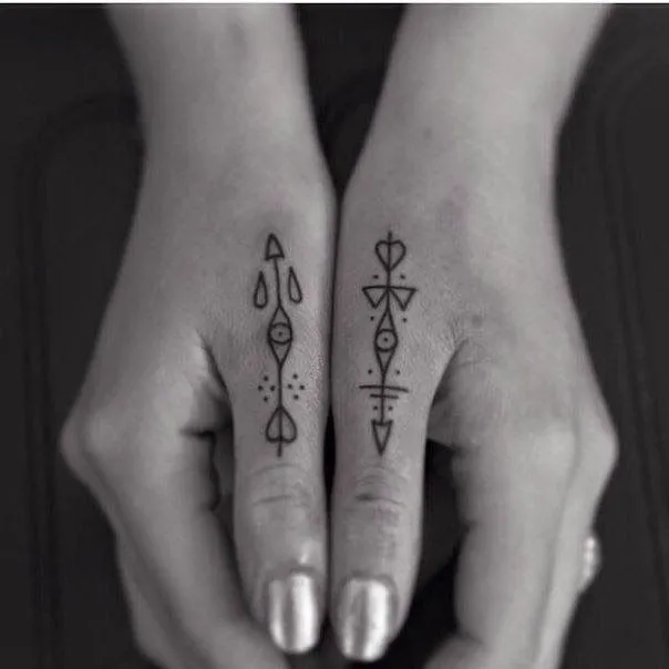 40 Tatuajes para dedos, sencillos y perfectos | Belagoria 40 Tatuajes para dedos, sencillos y perfectos | Belagoria