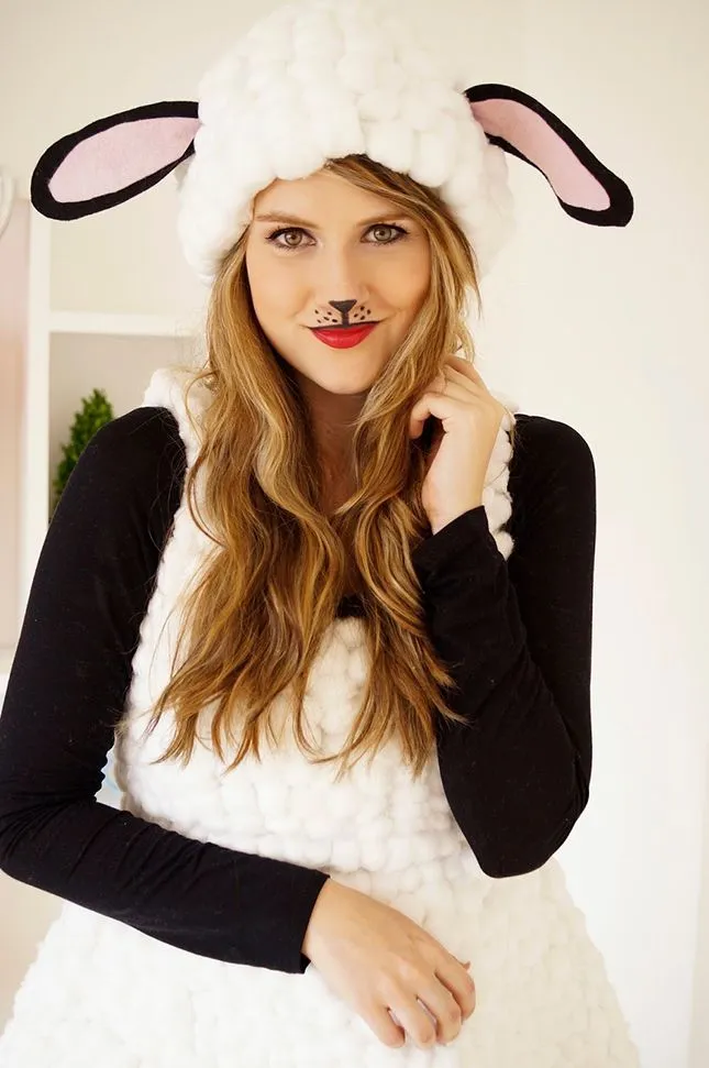 50 Animal-Inspired Halloween Costume Ideas For All Ages | Tutorial dia das bruxas, Trajes simples de halloween, Trajes de halloween diy 50 Animal-Inspired Halloween Costume Ideas For All Ages | Tutorial dia das bruxas, Trajes simples de halloween, Trajes de halloween diy