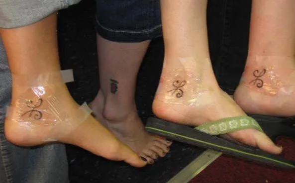 66 Tatuajes de compañerismo, amistad y lealtad 66 Tatuajes de compañerismo, amistad y lealtad