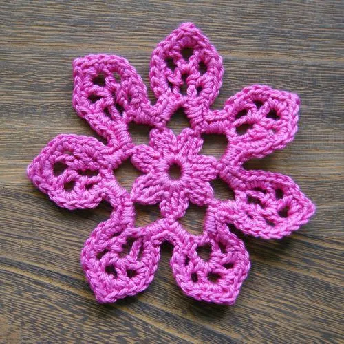 6ichthusfish: Free Crochet Flower Pattern 'Tahiti Blossom'