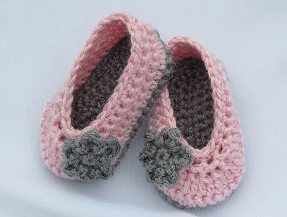 Sandalias de niña en crochet - Imagui