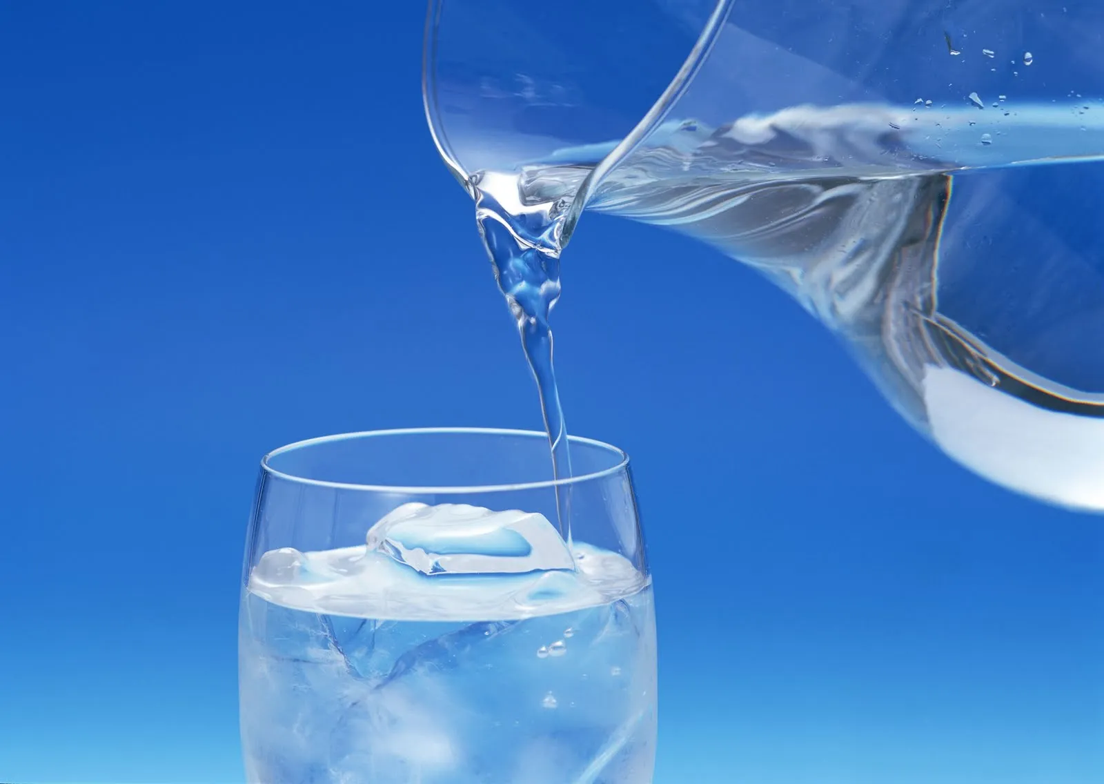 Abadia Aljarafe.: La recomendación de beber de seis a ocho vasos ... Abadia Aljarafe.: La recomendación de beber de seis a ocho vasos ...