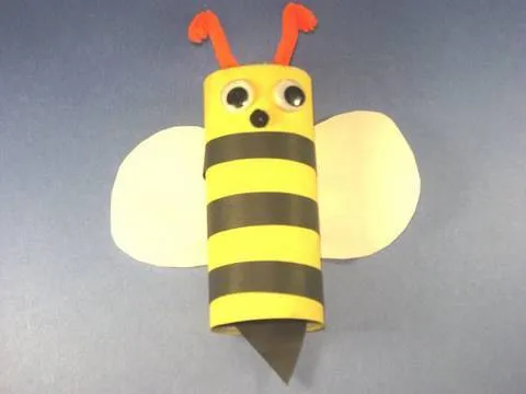 Como hacer una abejita con un tubo de papel de baño - YouTube Como hacer una abejita con un tubo de papel de baño - YouTube