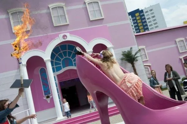 Abre la casa de Barbie en Berlín pese a las acusaciones de sexismo ...
