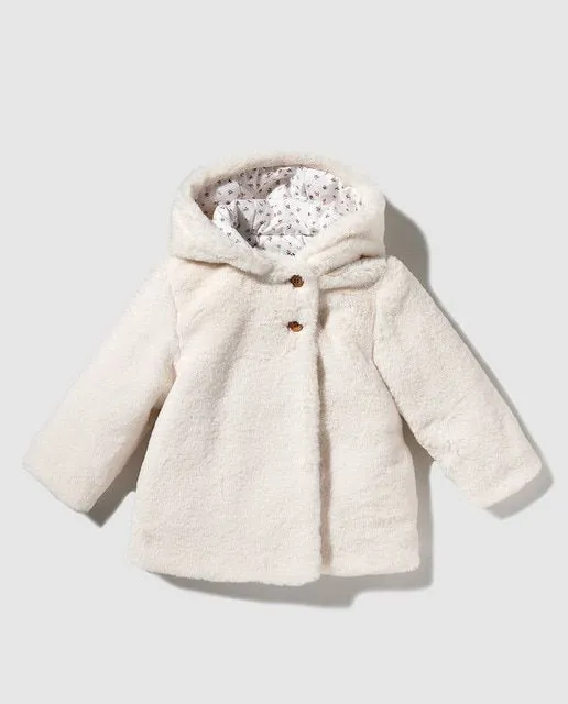Abrigo de bebé niña de pelo en crudo · Tizzas · Moda · El Corte Inglés Abrigo de bebé niña de pelo en crudo · Tizzas · Moda · El Corte Inglés