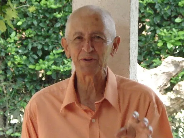 Mi abuelo ha muerto | Relatos urbanos: relatos, crónicas ... Mi abuelo ha muerto | Relatos urbanos: relatos, crónicas ...