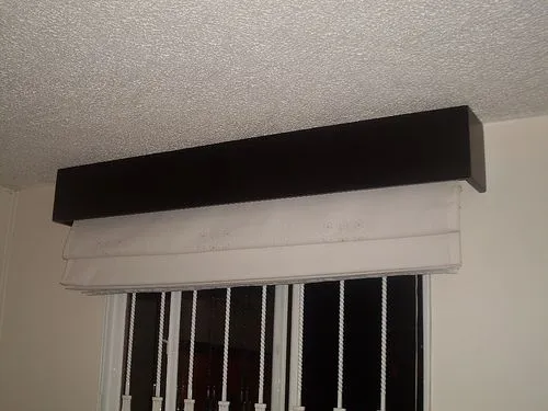 cenefa de maderaCortinas Black Out