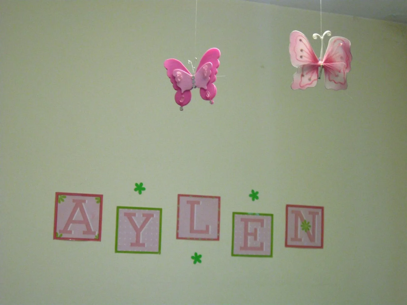 ACCESORIOS INFANTILES con diseño: colgante mariposa ACCESORIOS INFANTILES con diseño: colgante mariposa