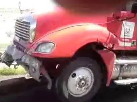 ACCIDENTE DE TRAILER, (CARAMBOLA) CAMINO A TORREON - YouTube ACCIDENTE DE TRAILER, (CARAMBOLA) CAMINO A TORREON - YouTube
