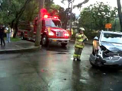ACCIDENTE VOLCADA Y 2 CARROS ESTRELLADOS NOV 30 2013 RECREO CLL ... ACCIDENTE VOLCADA Y 2 CARROS ESTRELLADOS NOV 30 2013 RECREO CLL ...