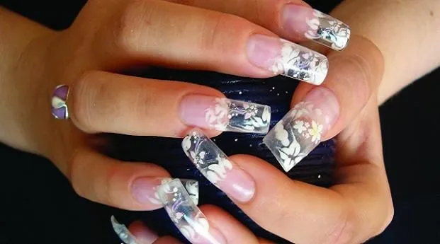 Mantener en perfecto estado tus uñas acrílicas Mantener en perfecto estado tus uñas acrílicas
