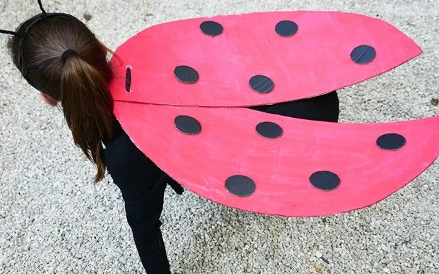Actividades manuales de disfraz de mariquita - es.hellokids.com