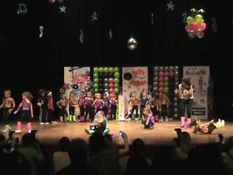 Acto de fin de año escolar La Orchila_2011 - YouTube