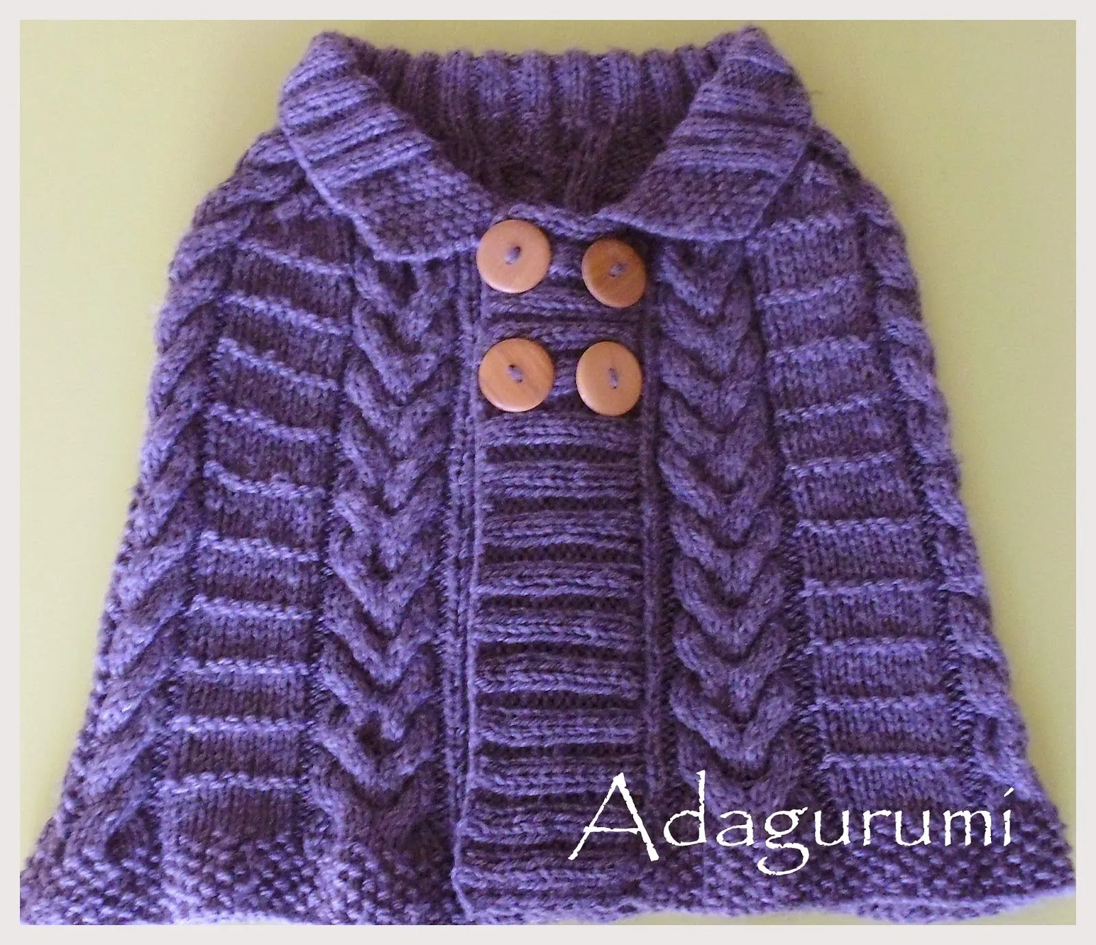 Adagurumi: Capa en dos agujas