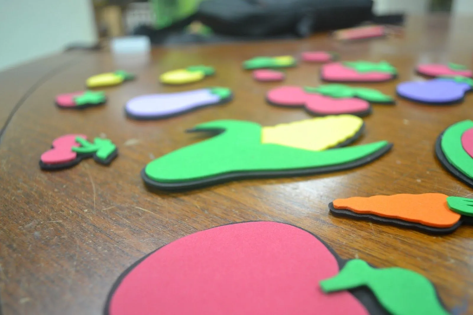 ADas de foami: Imanes para nevera. Frutas y verduras