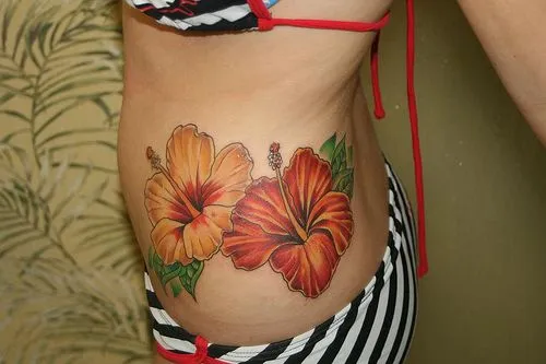Para los adictos a la flor del hibisco tatuaje | Tatuajes y Piercing Para los adictos a la flor del hibisco tatuaje | Tatuajes y Piercing