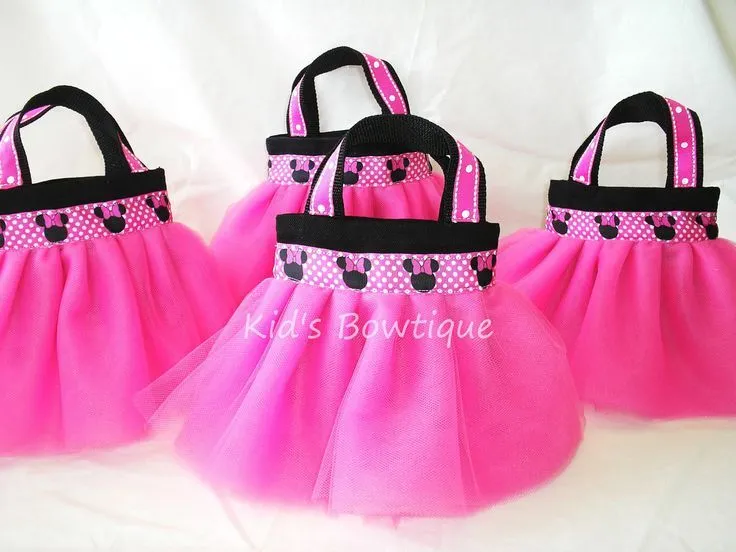 Adorable Minnie Mouse party bags! | Fun Party Bag Ideas | Pinterest