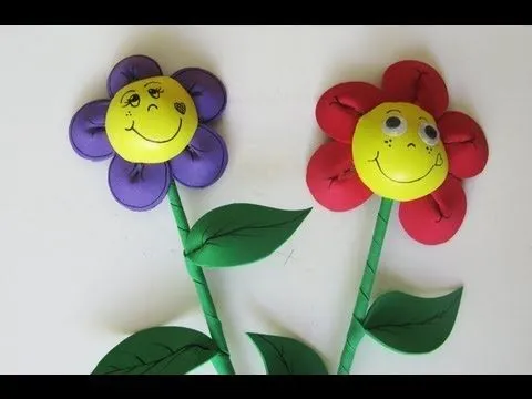 Adorno para fiestas - Flor de goma eva - Manualidades para todos ... Adorno para fiestas - Flor de goma eva - Manualidades para todos ...