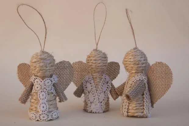 Adornos para el árbol de navidad: angelitos. Adornos para el árbol de navidad: angelitos.