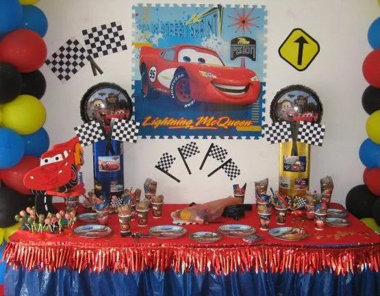 Decoración de cumpleaños cars 2 - Imagui