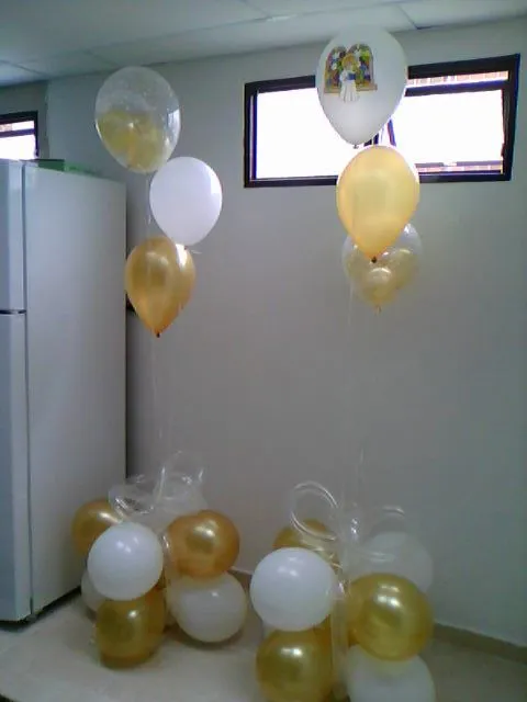 Adornos con globos para comunión - Imagui