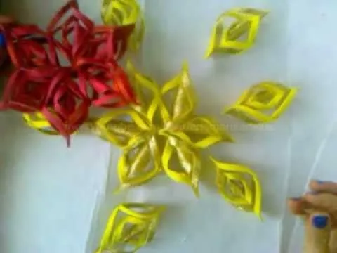 ADORNOS DE NAVIDAD : Copos de Nieve y Colgantes 3D - YouTube ADORNOS DE NAVIDAD : Copos de Nieve y Colgantes 3D - YouTube