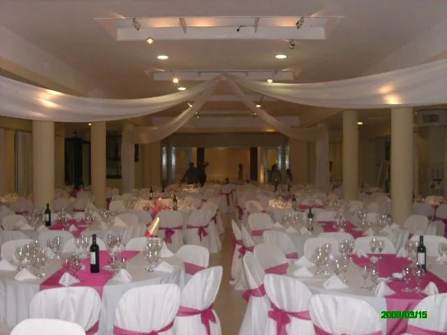 Decorar salon de fiesta con telas - Imagui