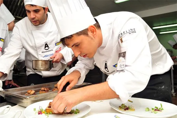 Adrián Bosch, primer semifinalista del Concurso Cocinero del Año 2014 Adrián Bosch, primer semifinalista del Concurso Cocinero del Año 2014