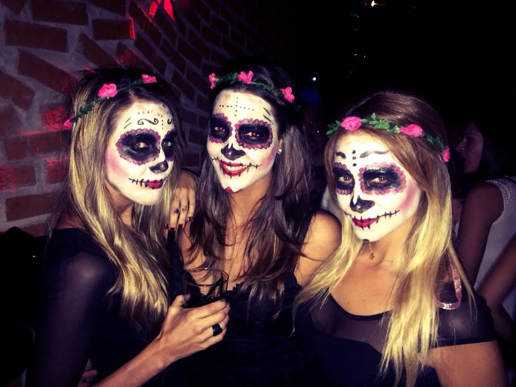 Adriana Dorronsoro on Twitter: "Anoche las catrinas estuvieron ... Adriana Dorronsoro on Twitter: "Anoche las catrinas estuvieron ...