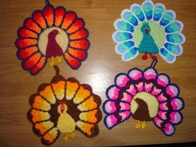 Agarradera con forma de pavo real tejida al crochet - Tutorial ... Agarradera con forma de pavo real tejida al crochet - Tutorial ...