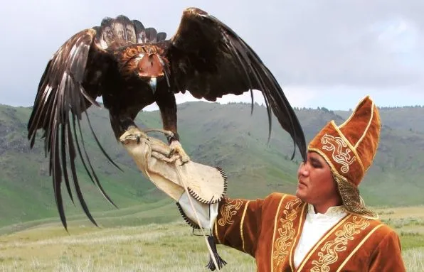 aguila real kazaja | Viaja y descubre Kazajstán aguila real kazaja | Viaja y descubre Kazajstán