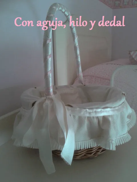 Con aguja, hilo y dedal : CANASTILLA PARA BEBÉ Con aguja, hilo y dedal : CANASTILLA PARA BEBÉ