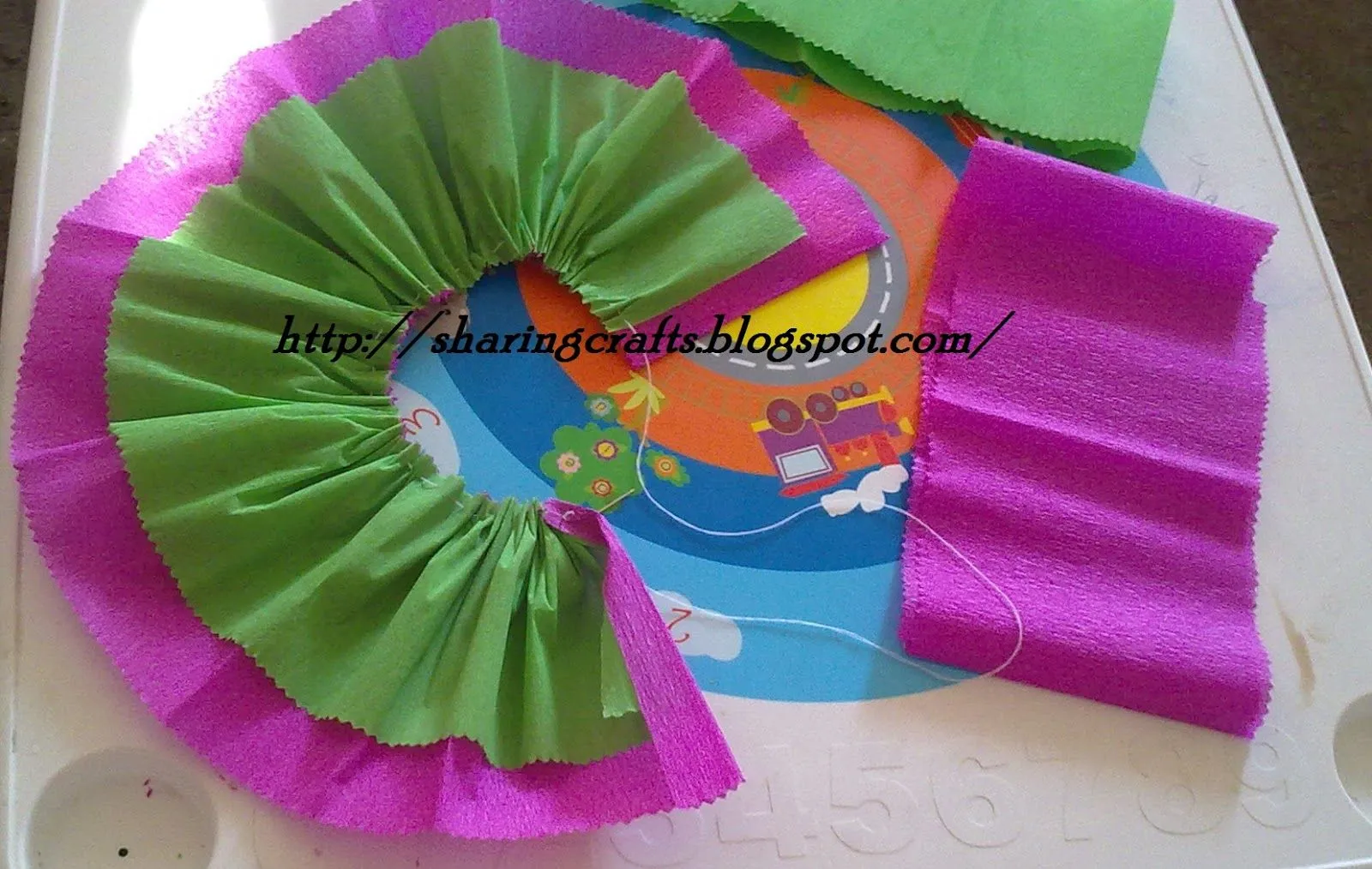 Ah! Como hacer Manualidades sencillas paso a paso: Disfraz de papel Ah! Como hacer Manualidades sencillas paso a paso: Disfraz de papel