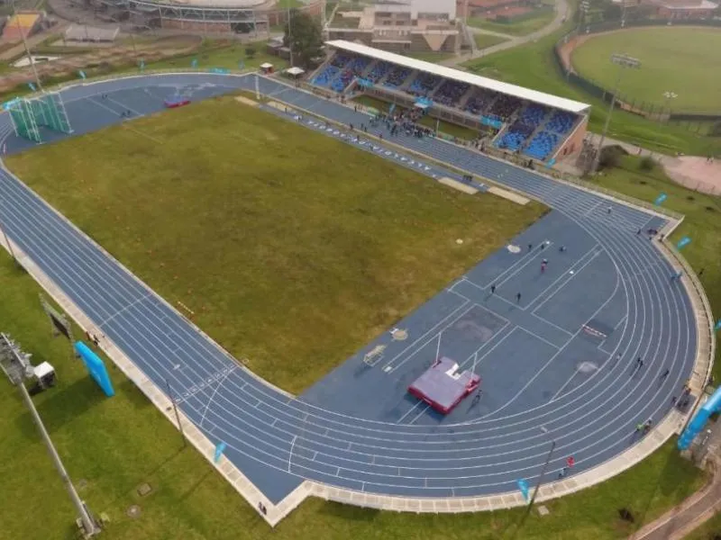 ALCALDE PEÑALOSA ENTREGA PISTA DE ATLETISMO EN LA UNIDAD DEPORTIVA EL  SALITRE | IDRD - Instituto Distrital de Recreación y Deporte