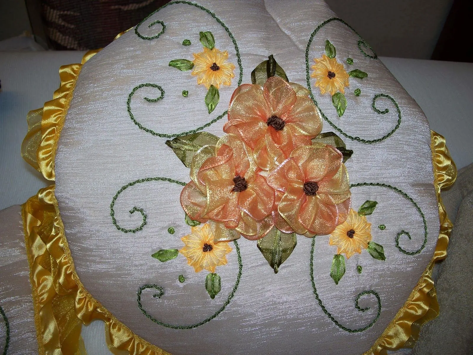 Alegría en las flores con pinceladas de colores.: Juegos de baño ...
