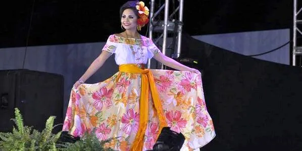 Alegría y Tradición en la imposición de Bandas a las 17 ... Alegría y Tradición en la imposición de Bandas a las 17 ...