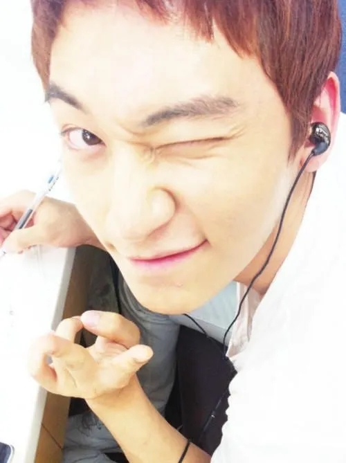 AlejaMTobias : Gatitoooooooooo >______> *Habla como buu de ... AlejaMTobias : Gatitoooooooooo >______> *Habla como buu de ...