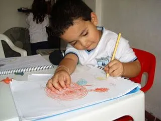 Alejandría en imágenes: Los niños coloreando Alejandría en imágenes: Los niños coloreando