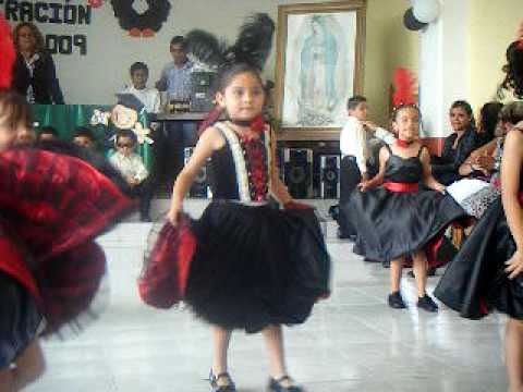 Alexandra bailando can can - YouTube