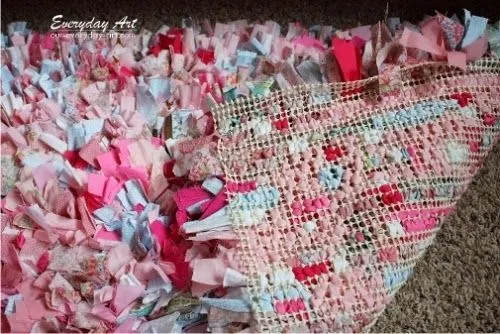 MI RINCÓN DE SUEÑOS: ALFOMBRA CON TELA RECICLADA