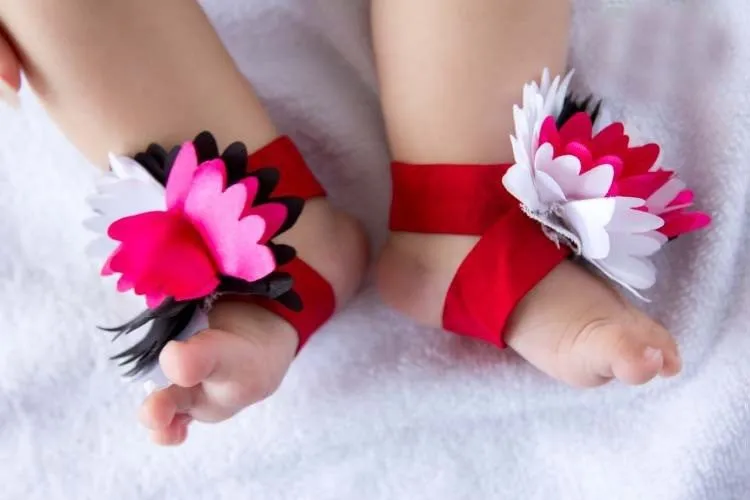 Sandalias pies descalzos para bebé paso a paso - Imagui