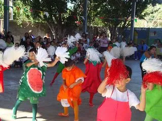 ... ALIMENTOS DE LOS TRES GRUPOS PERO MÁS DE DE FRUTAS Y VERDURAS ... ALIMENTOS DE LOS TRES GRUPOS PERO MÁS DE DE FRUTAS Y VERDURAS
