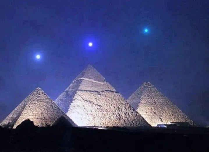 Alineación Planetaria con las Piramides de Giza