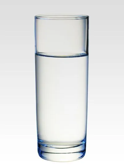 Más Allá de los sueños...: Frente A Un Vaso De Agua