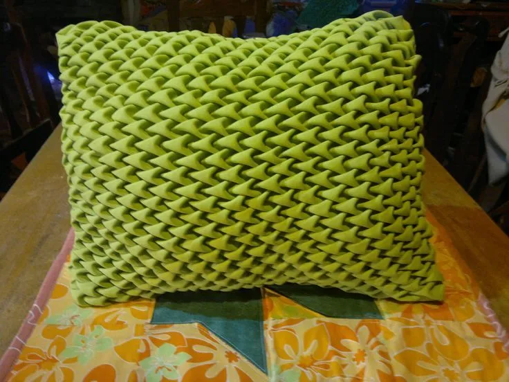 Cuadrado punto fofoca o punto flor | Almohadones en capitone ... Cuadrado punto fofoca o punto flor | Almohadones en capitone ...