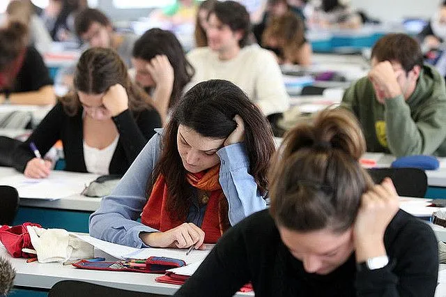 Alumnos Pontevedra UNED: Estudiar en la UNED Alumnos Pontevedra UNED: Estudiar en la UNED