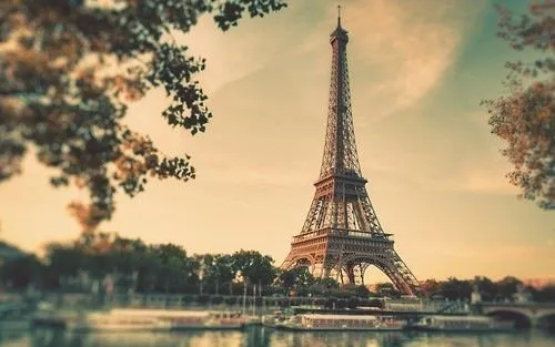 Toda una amalgama: La Torre Eiffel: Origen y curiosidades Toda una amalgama: La Torre Eiffel: Origen y curiosidades