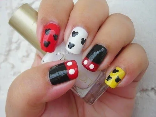 Todos Aman a Pepina: Uñas decoradas de Minnie Mouse