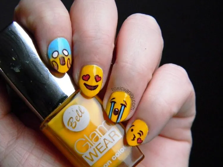 Toxic Vanity: Día 2 Amarillo | Manicura de emoticones de Whatsapp